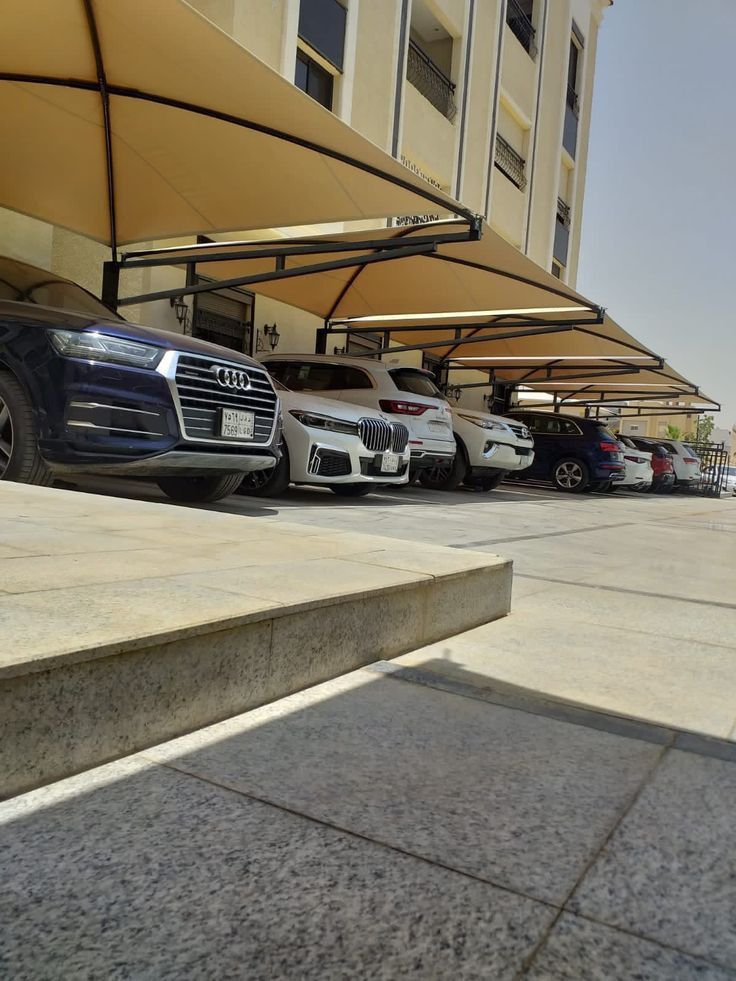 مظلات وسواتر نجران